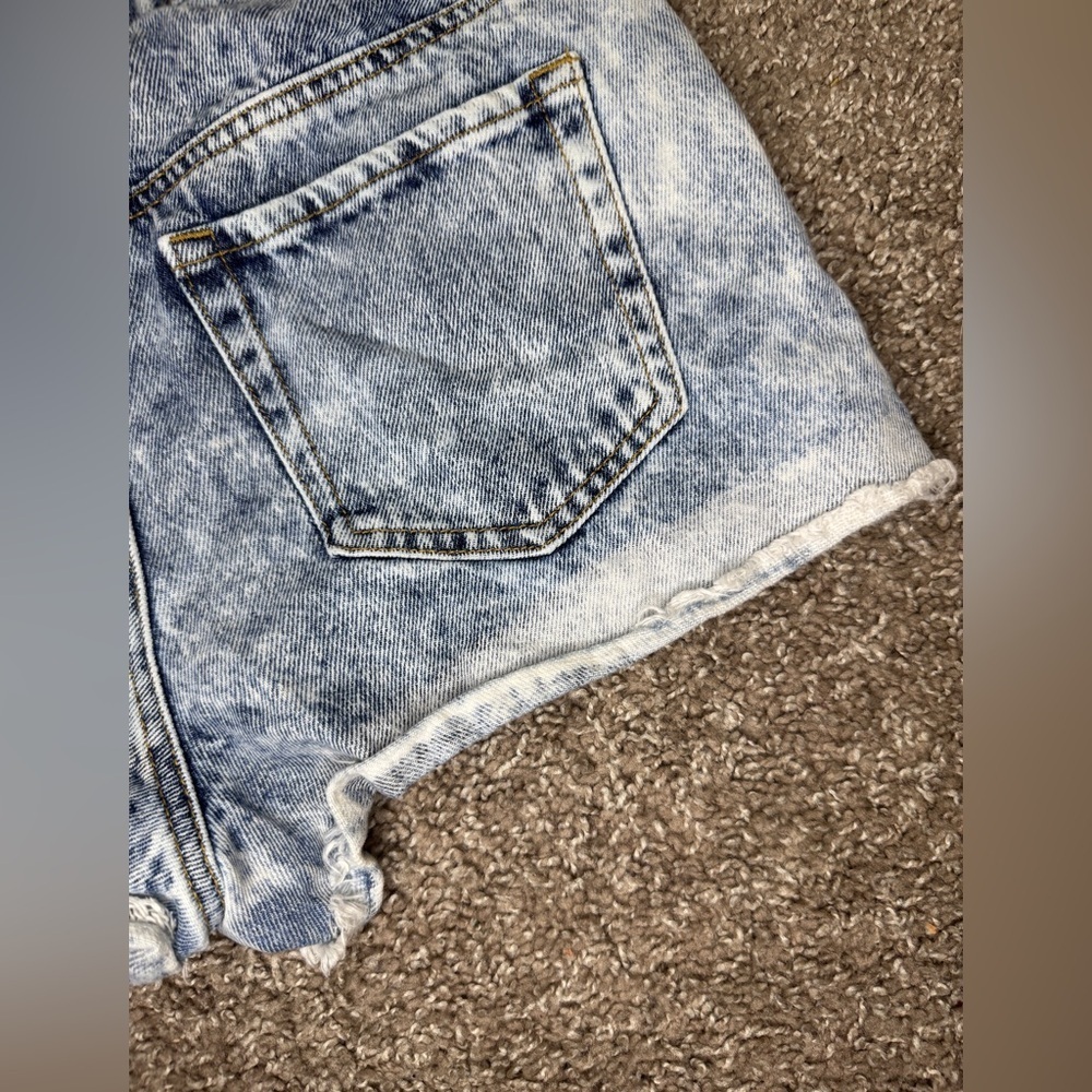 PacSun Light Wash High Rise Festival Jean Shorts - Picture 9 of 9